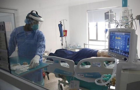 Médicos en Medellín piden que se reconozca el talento local y nacional.