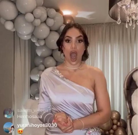 La modelo hacía un live en su Instagram.