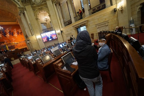 Congresistas de oposición acudieron a sesión del 20 de julio pese a medida cuarentena.