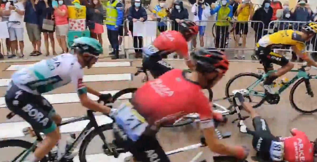 Nairo Quintana sufre primera caída en el Tour de Francia