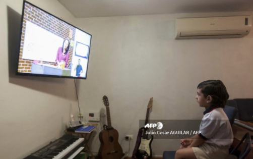 Clases por televisión en pandemia en México