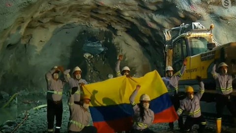 Momento de la unión de los frentes de obra.