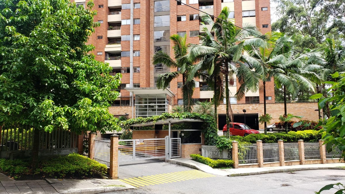 Presunto ladrón de apartamentos murió al caer del piso 26 en Medellín
