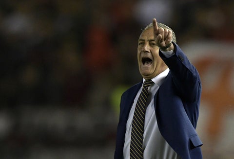Técnico Gustavo Alfaro