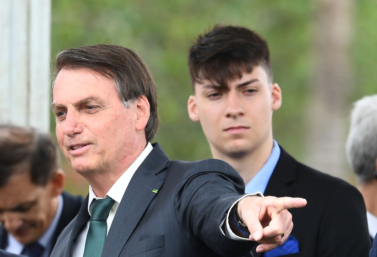 Jair Renan, el hijo menor de Bolsonaro, tiene coronavirus