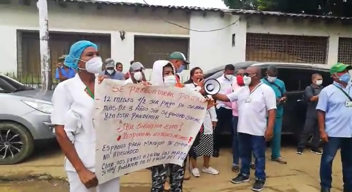 El personal de la salud inició protestas y pide la intervención inmediata de las autoridades.