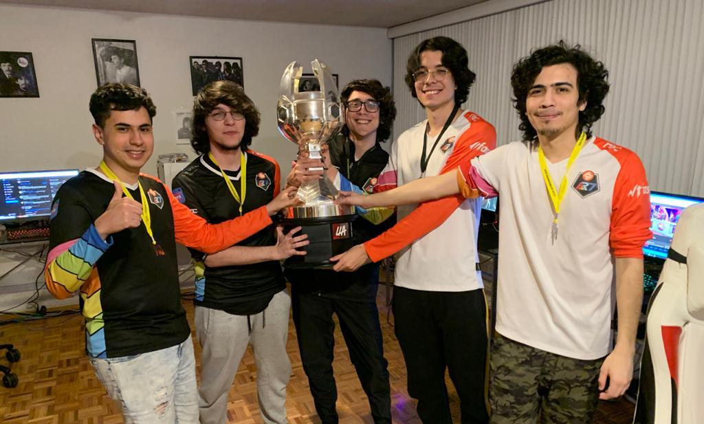 Rainbow 7, equipo profesional en League of Legends