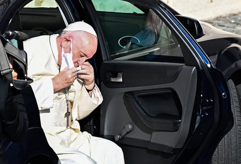 Papa Francisco con tapabocas