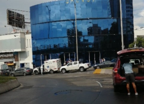 Abogado pereirano muere en extraño accidente en ascensor.