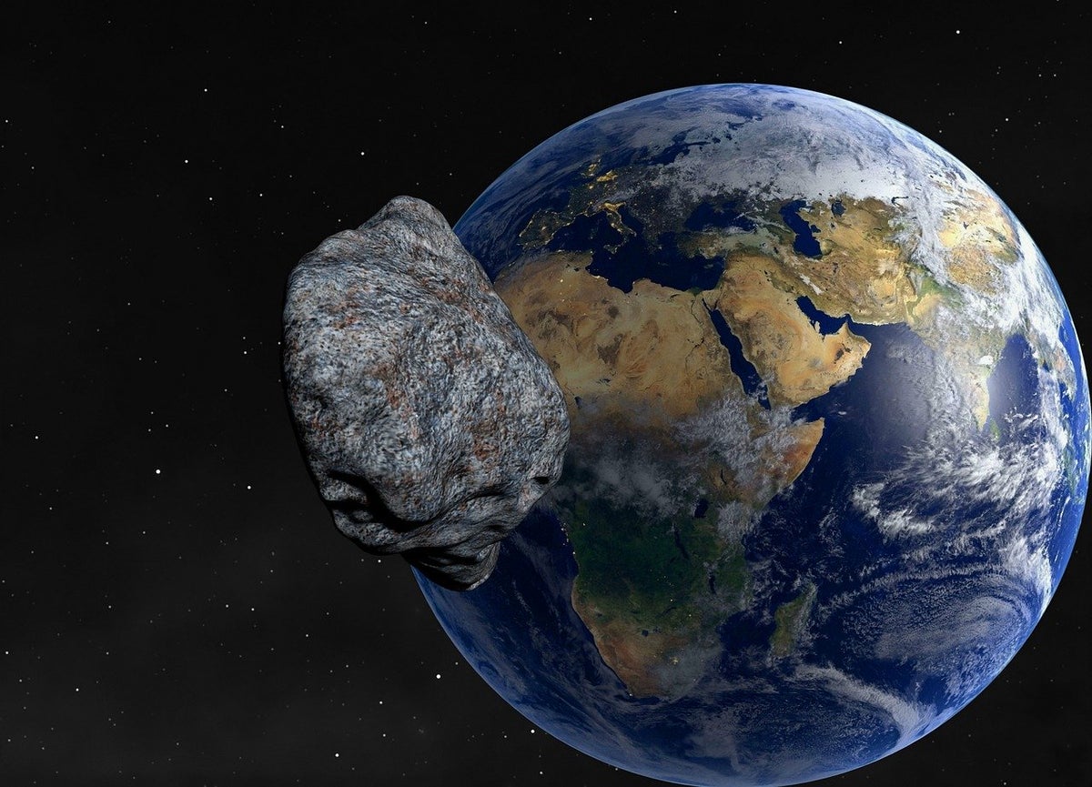 Asteroide en curso a la Tierra