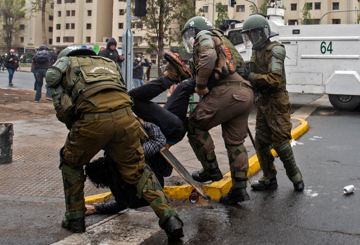 Carabineros en protestas en Chile, 25 de septiembre de 2020