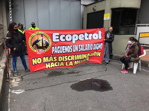 Señoras del aseo y los tinto de Ecopetrol ganan menos de un salario mínimo.