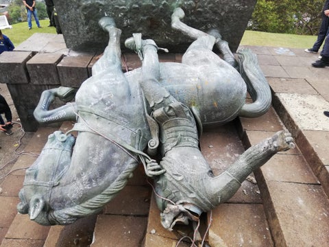 Derribo de la estatua de Sebastián de Belalcázar
