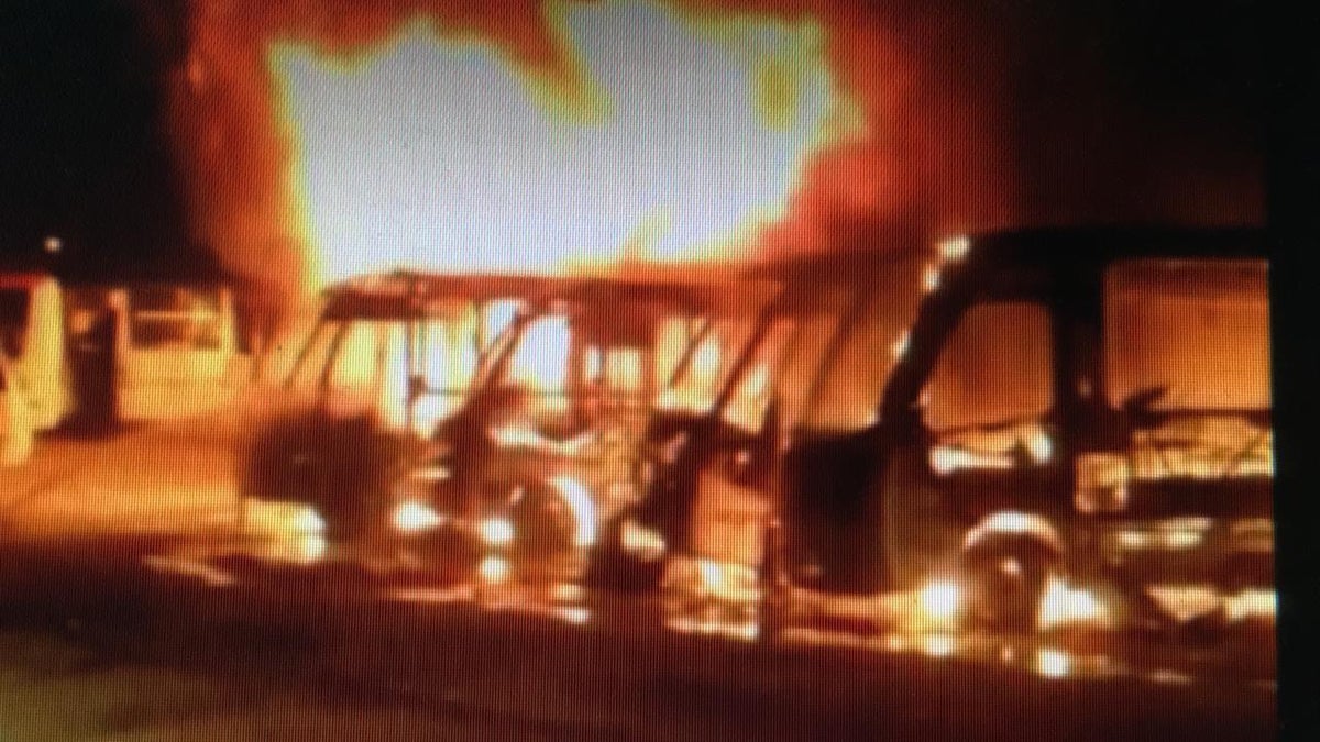 En el incendio 21 buses resultaron incinerados