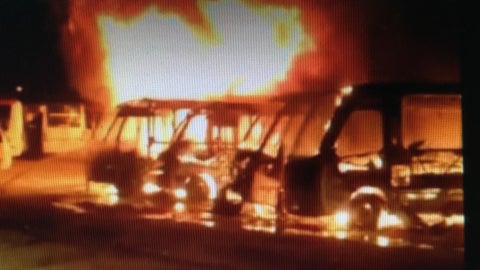 En el incendio 21 buses resultaron incinerados