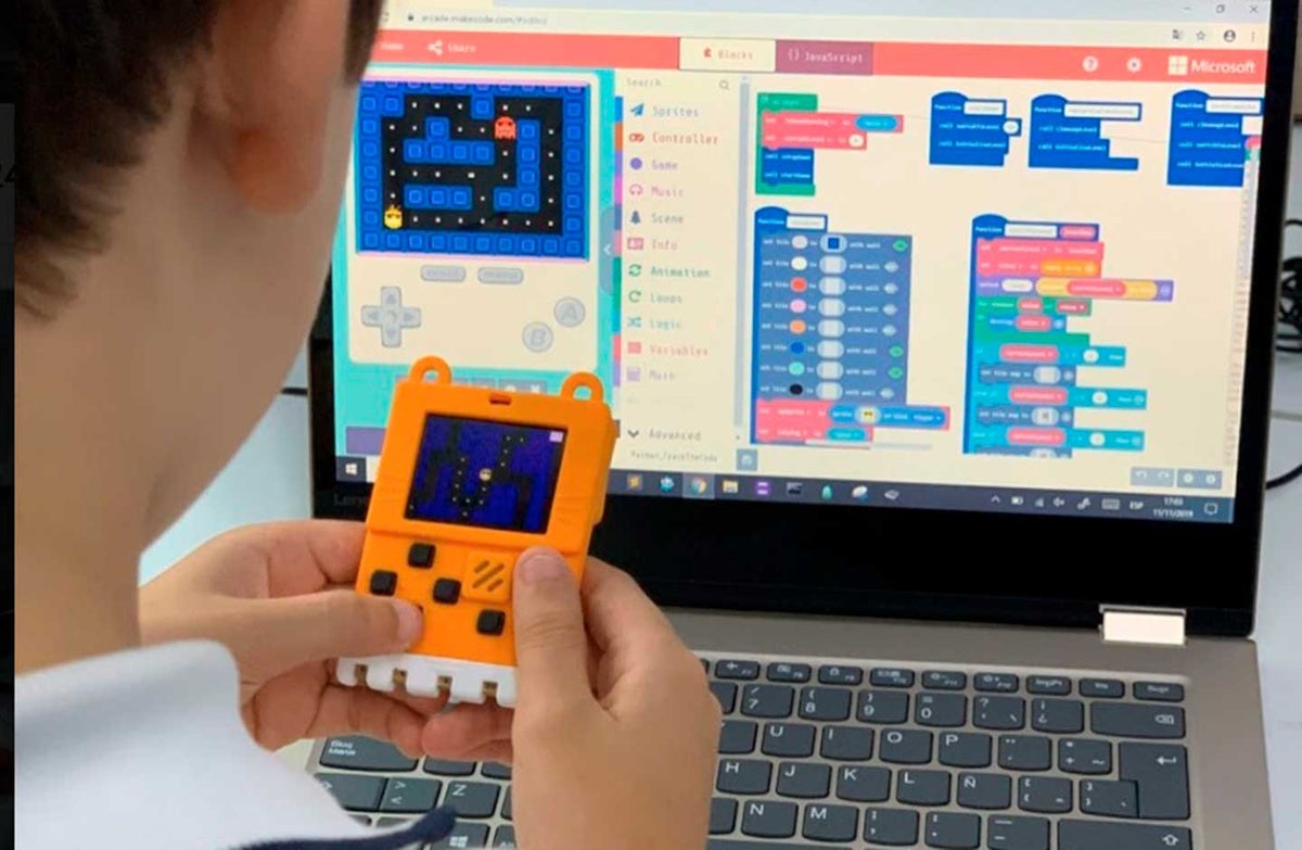 Niños desarrollan videojuegos