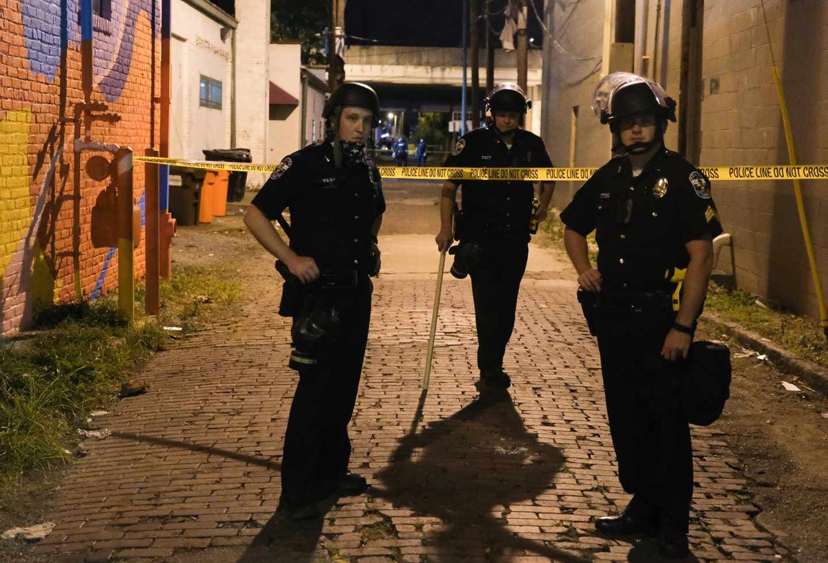 Policías en Louisville, 23 de septiembre de 2020
