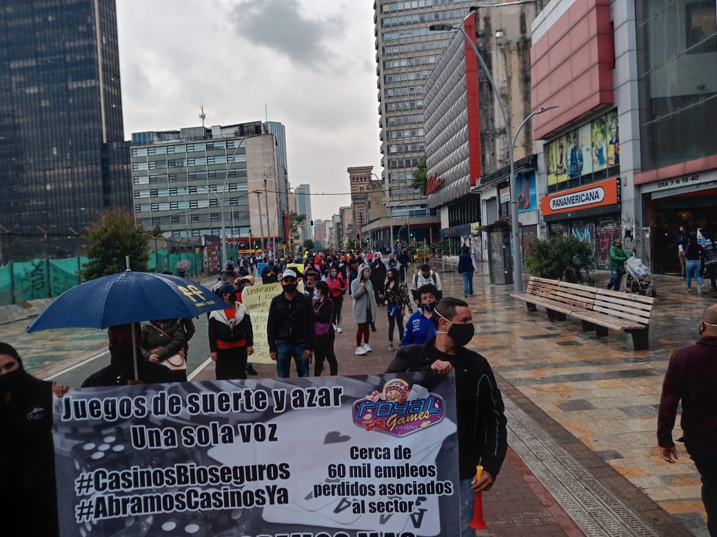 Protestas de trabajadores de casinos y bingos en Bogotá.