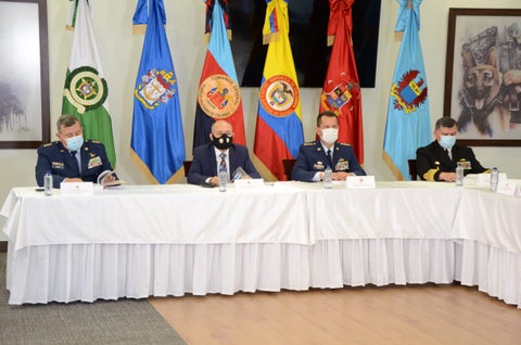Las Fuerzas Militares entregaron informe ante la Comisión de la Verdad sobre la violencia en los últimos 55 años.