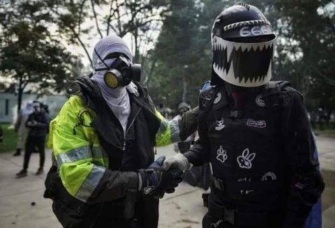 Familiar de miembro del Esmad en protestas 7