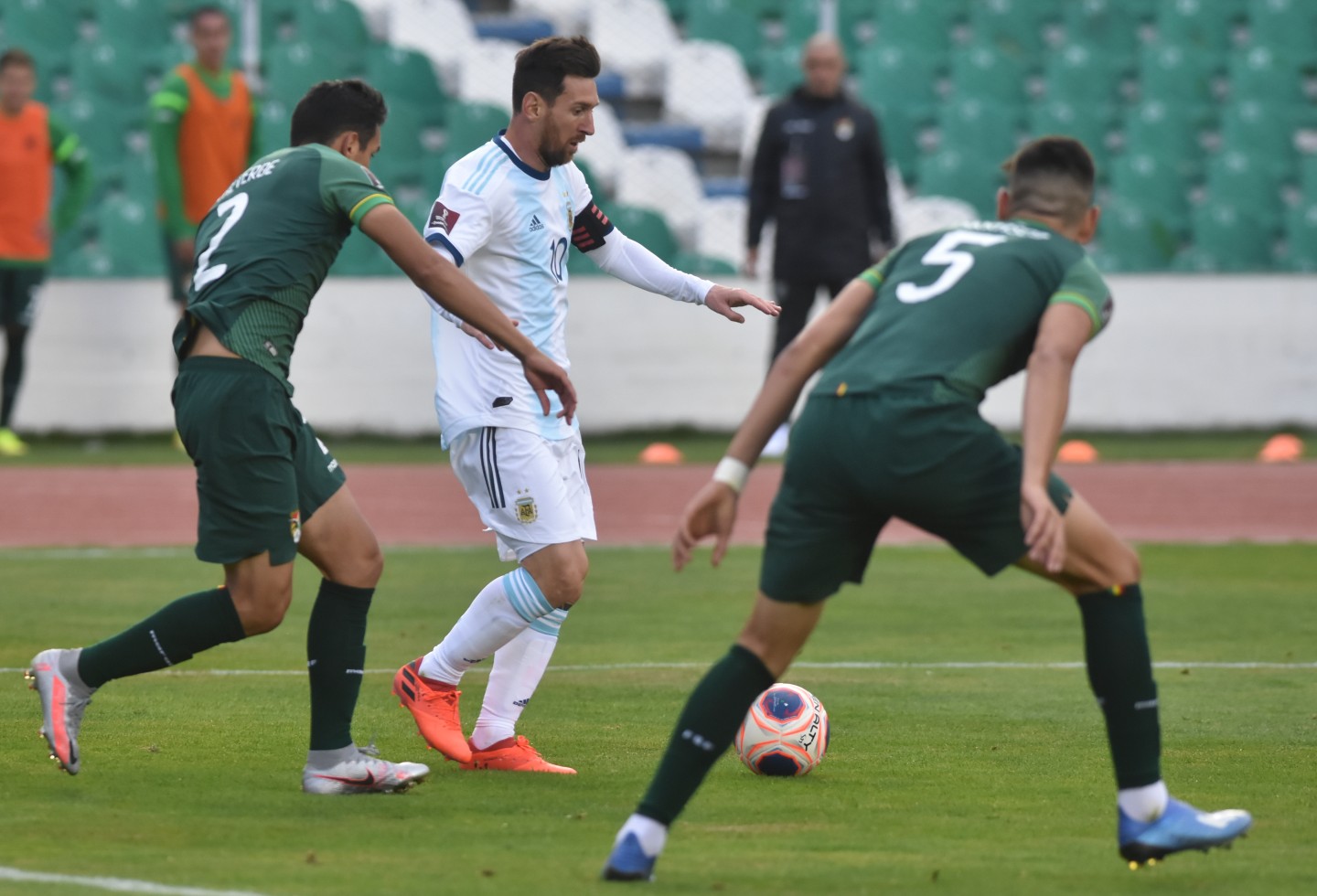 Eliminatorias: Argentina derrotó a Bolivia en la altura ...