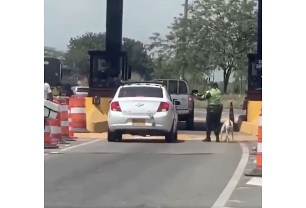 La broma del muerto en el baúl que les jugó un mal momento a policías