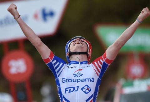 El ciclista francés se destacó coronando una fuga cerca de los 70 kilómetros de la línea de meta.