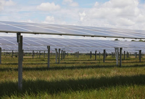 Inauguran nueva planta de energía solar en Colombia en el Meta