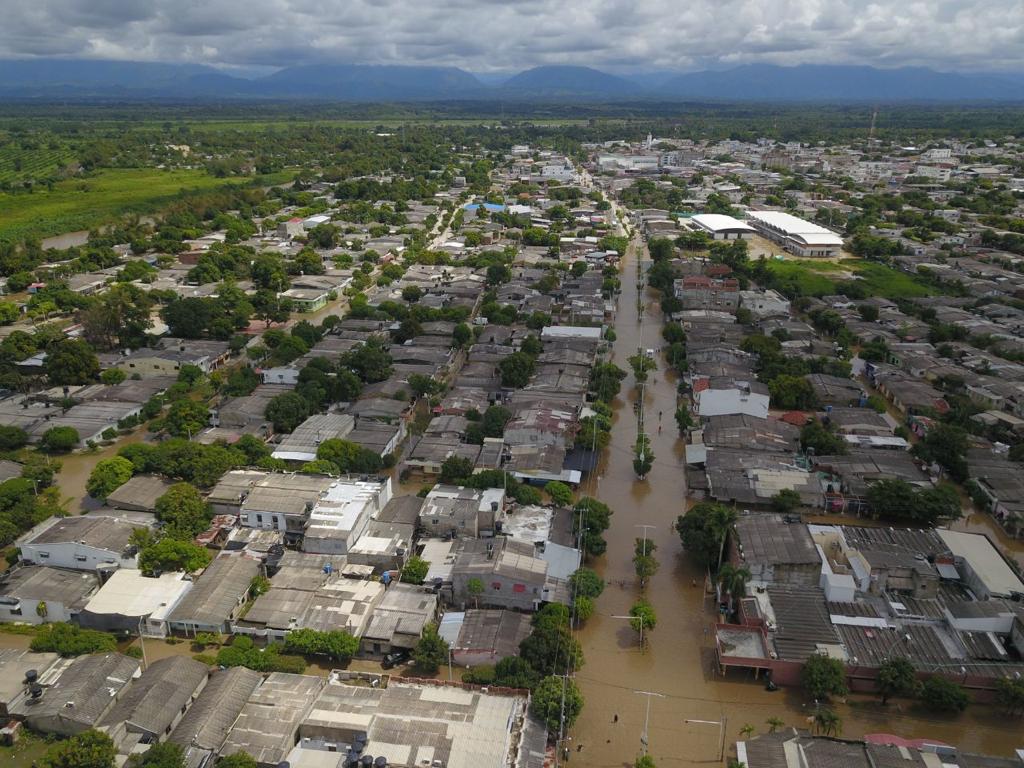 autoridades realizan evacuación de familias para evitar emergencias que lamentar