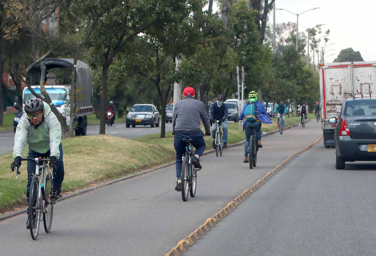 La dura realidad que sufren los ciclistas en Bogotá