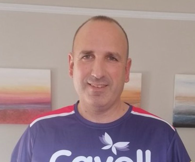 Enfermero español, Joan Pons, voluntario de la vacuna de Oxford, tiene covid-19