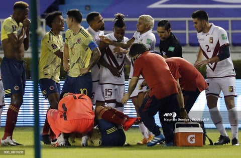 Santiago Arias y la dura lesión