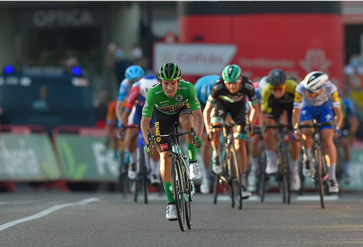 Varios grupos de corredores mostraron su inconformismo con la decisión de los comisarios.