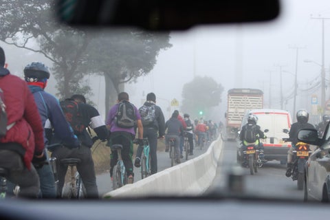 Inicia protesta por parte de conductores contra ciclorruta de Calle 13