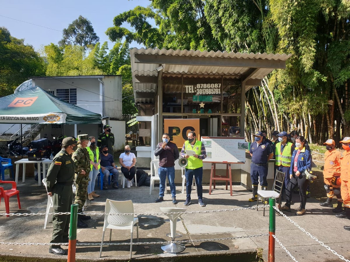 Organismos de socorro buscan en zonas boscosas y orillas del río, cercano al barrio donde desapareció.