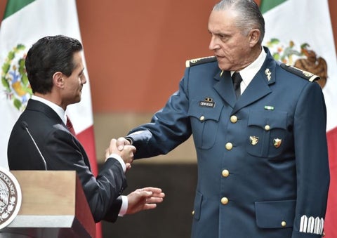 Enrique Peña Nieto y el general Salvador Cienfuegos