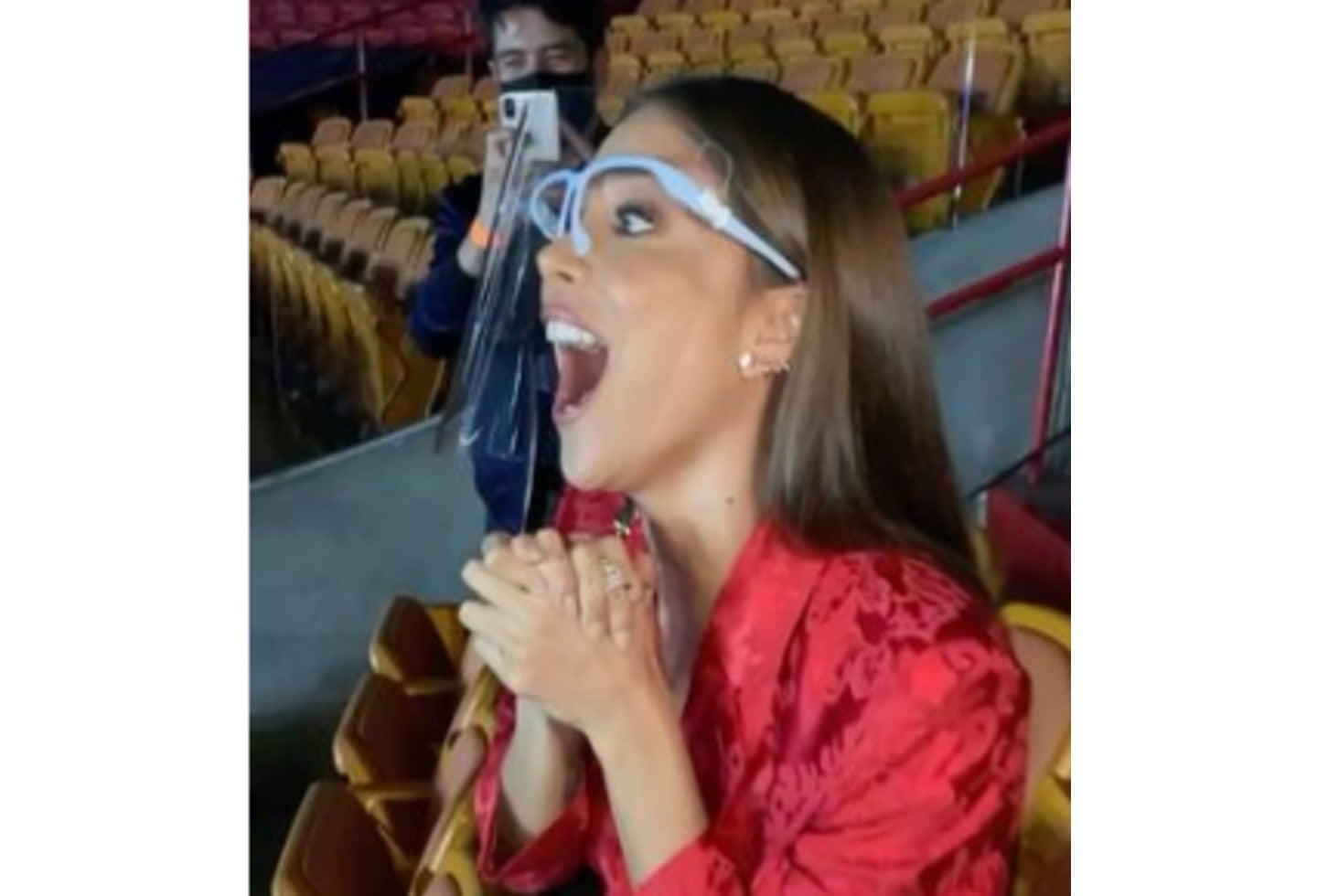 Greeicy Rendón, emocionada al ver a Mike Bahía ganar premio