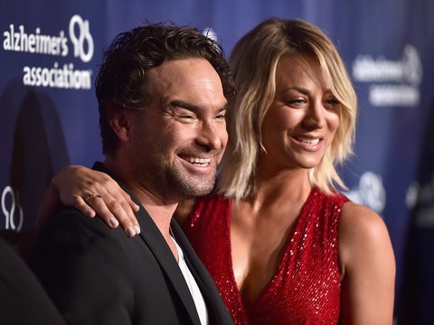 Kaley Cuoco y Johnny Galecki