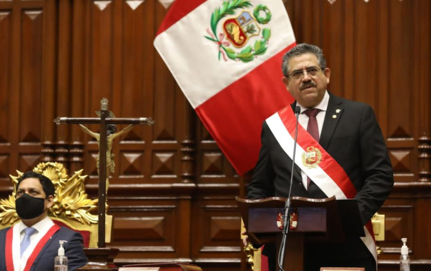 Manuel Merino De Lama asume como presidente del Perú