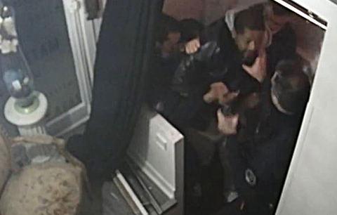 Paliza a hombre en Francia