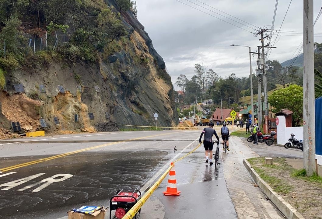 Caída de rocas vía La Calera