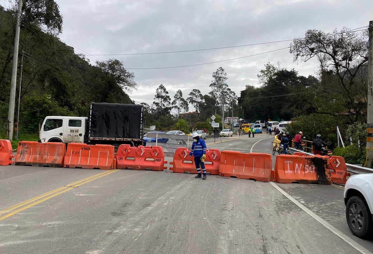 Derrumbe en La Calera ocasiona trancon
