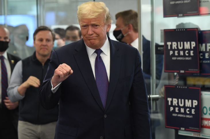 Donald Trump en la sede de campaña del partido republicano en Virginia