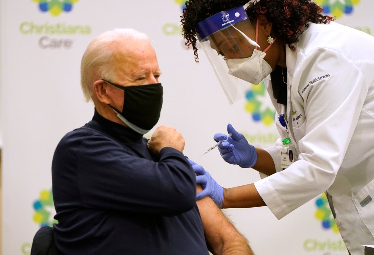 Joe Biden recibe la vacuna del coronavirus