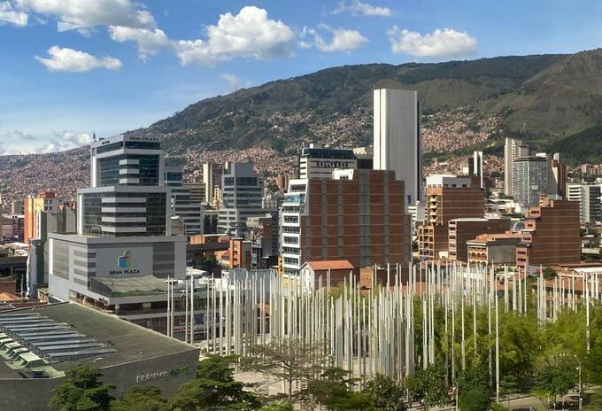En Medellín están prohibidas las 'marranadas' y el maltrato animal acarrea sanciones.