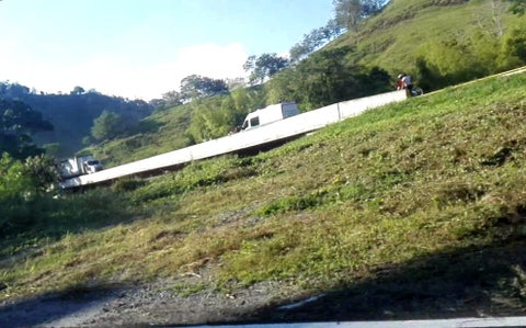 Una posible pérdida de control del motociclista, causa del accidente según las autoridades.