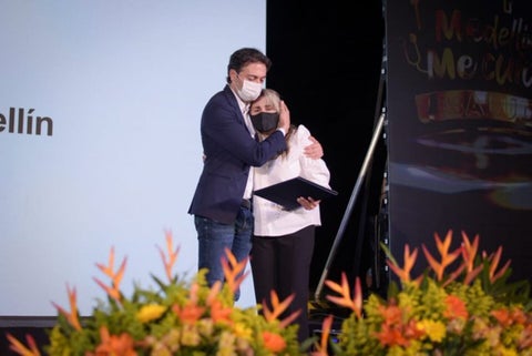 Homenaje a las familias de los médicos y las enfermeras muertas durante la pandemia.