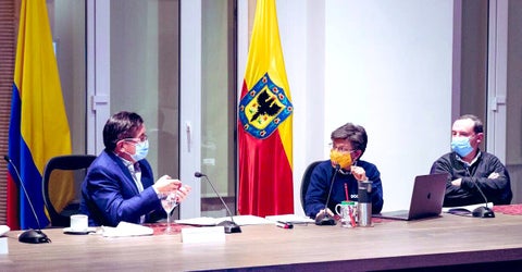 Ministro de Salud, Fernando Ruiz; alcaldesa de Bogotá, Claudia López y secretario de Salud de Bogotá, Alejandro Gómez