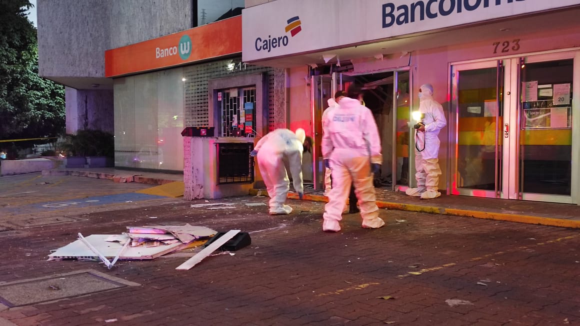 Se recuperó el dinero en cuatros cajas y se inmovilizó un vehículo que tenía las placas alteradas.