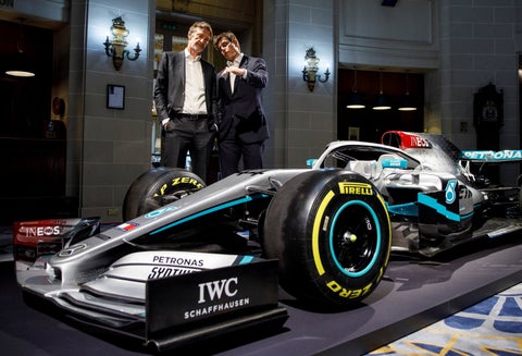 El director del equipo Mercedes AMG Petronas F1 Team, Toto Wolff y el presidente de Ineos, Jim Ratcliffe.